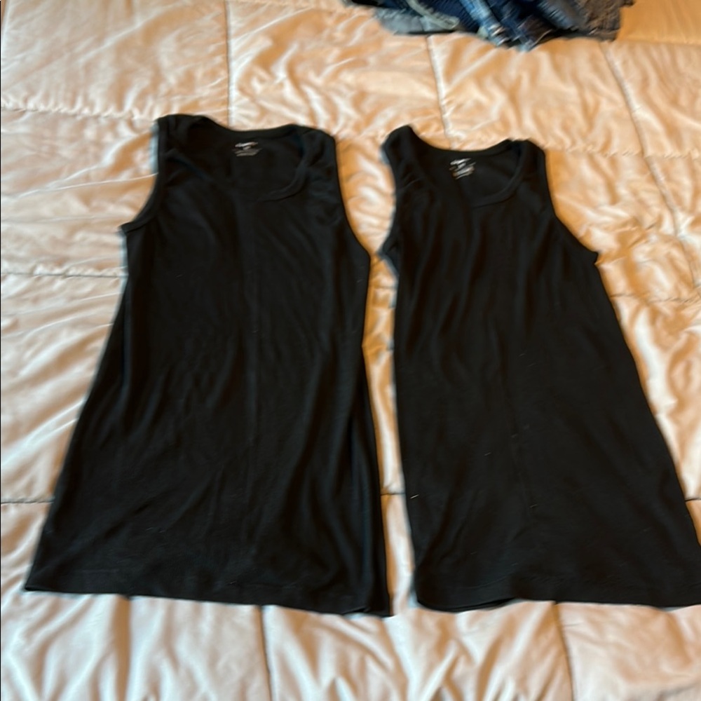 Black Sleeveless Tank Tops